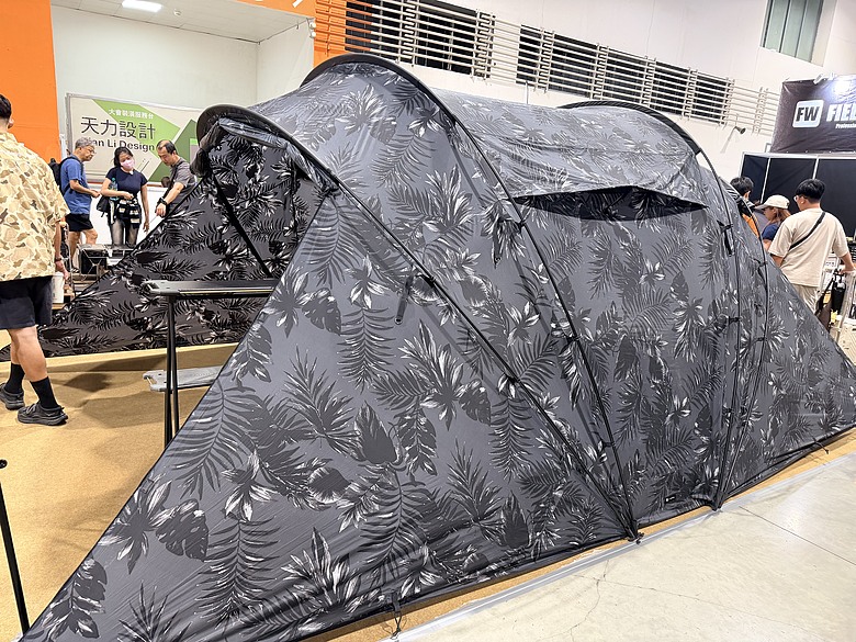 點我看大圖 【2026台灣戶外用品展】10/2首日直擊|人少超好逛!露營車、車宿、登山裝備