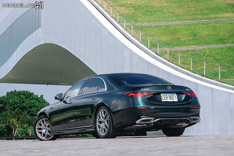 Mercedes-Benz S 580 L Exclusive 試駕|快得從容不迫,舒適得讓人眷戀!