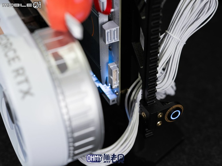 Q萌形象二次元雕妹 技嘉 B850 AORUS ELITE-P ICE主機板