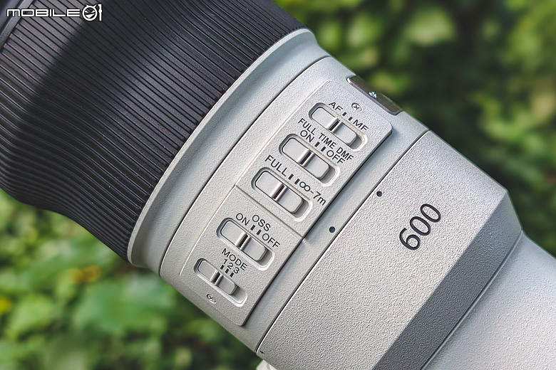 Sony FE 400mm F4.5 GM / FE 600mm F6.3 GM 雙鏡評測|1 公斤不到的超望遠,重新定義手持大砲!