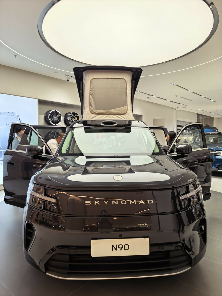 百貨公司賞車, 小米SUV 露營車