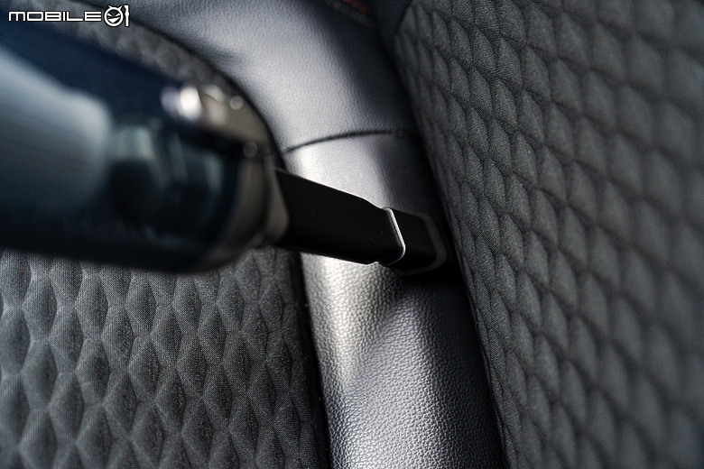 KOCA Dusty MINI 1 手持吸塵器|從車內餅乾屑到生活,吸塵、吹氣、抽真空、充氣一機搞定