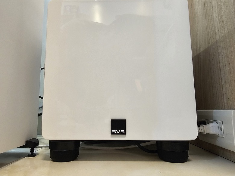 點我看大圖 小升級(下)SVS 3000 Micro R|Evolution & IsoAcoustics GAIA III Neo