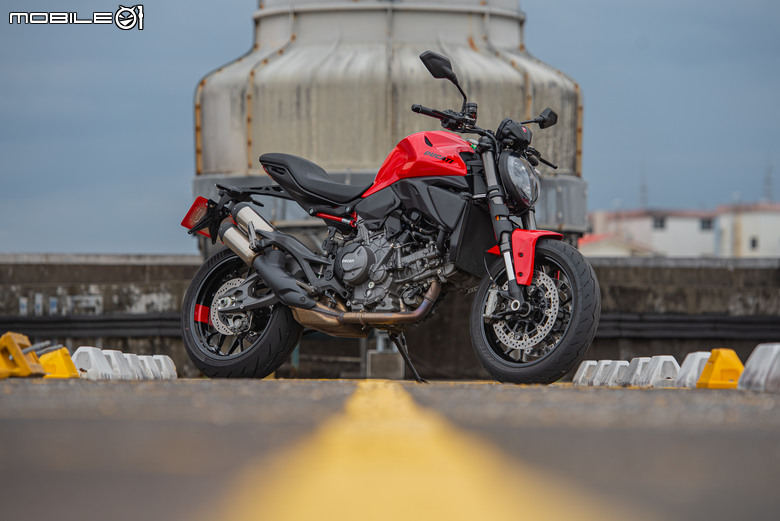 DUCATI Monster 試駕報告｜鮮明區隔車系差異，一台擁抱新手的DUCATI
