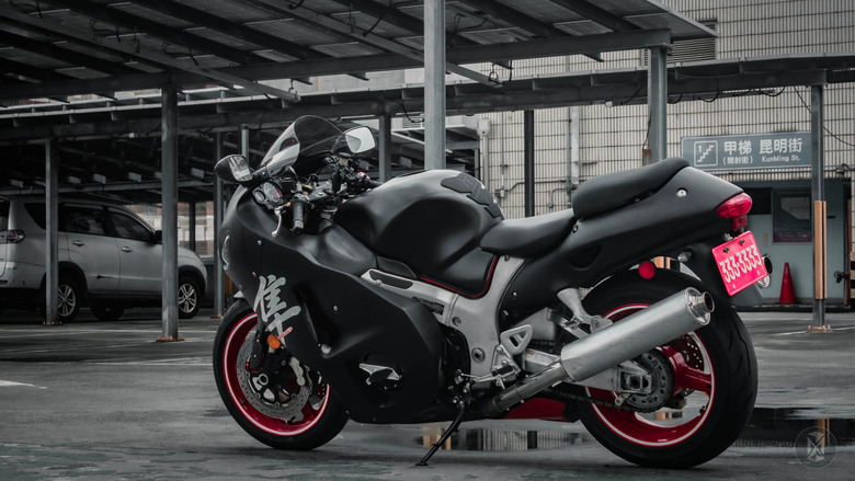 Suzuki Hayabusa（GSX1300R）初代隼開箱｜20多年前的地表最速「還值得買嗎？」｜MIRAGE檔案