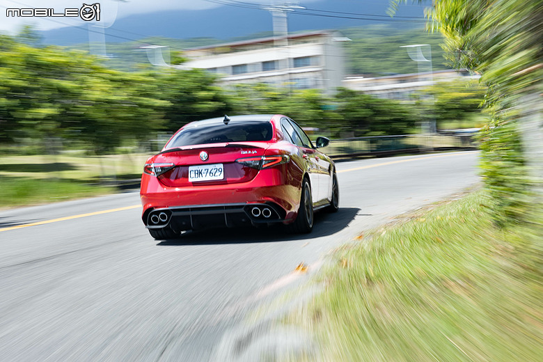 Alfa Romeo Giulia Quadrifoglio 試駕|享受駕馭樂趣就是這麼簡單!