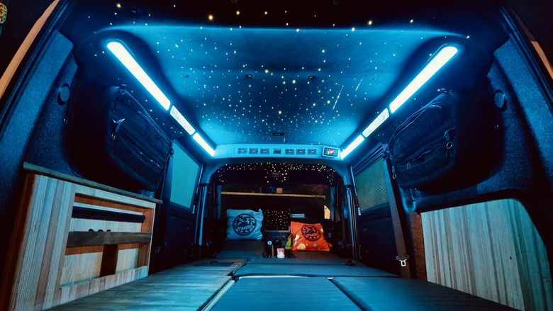 再買一台J Space來改／最新式露營車內外改裝／小貨車變身星空套房