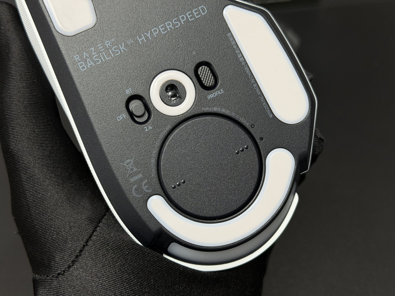 點我看大圖 【開箱|心得】新一代巴塞利斯蛇人體工學電競滑鼠|Razer Basilisk V4 HyperSpeed & Pro