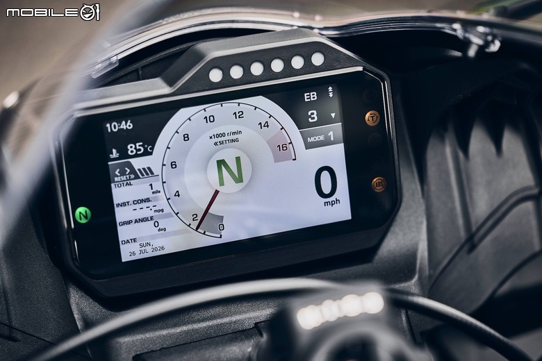 點我看大圖 本田發表 2027 年式雙四缸仿賽陣容,CBR500R FOUR 配備 E-Clutch 登場,CBR600RR 戰力同步升級