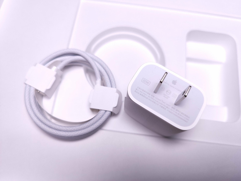 點我看大圖 淺談市場破壞者: MacBook Neo開箱碎念