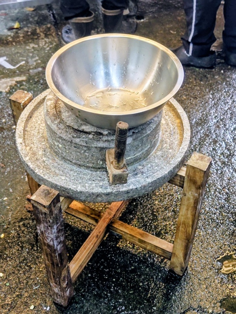 台北蚵嗲推薦|虎林街石磨古早味蚵嗲:麵衣、內餡、醬料、價格實際吃過心得