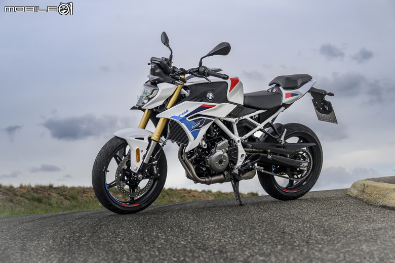 點我看大圖 BMW F 450 R 正式發表,自動離合器、48 匹馬力、175 公斤繼承 S 1000 R 靈魂的輕量級街車!