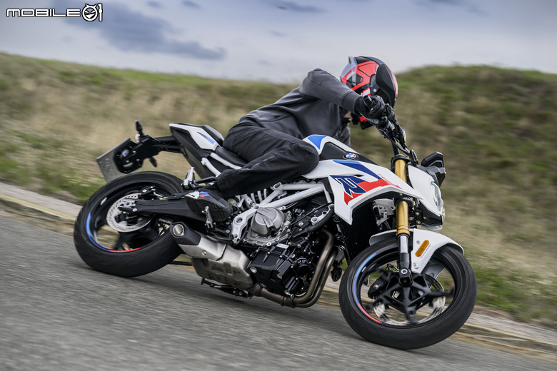 點我看大圖 BMW F 450 R 正式發表,自動離合器、48 匹馬力、175 公斤繼承 S 1000 R 靈魂的輕量級街車!