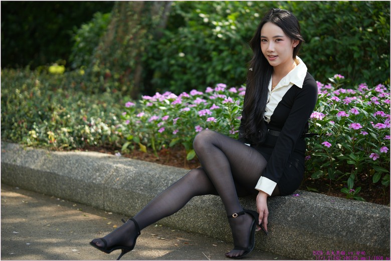YO YO YO YO YO 安妮! 黑絲配黑貓擦出的火花