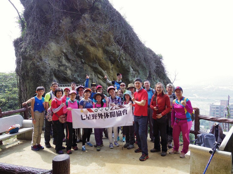 迴鶯鶯迴走三回,大棟山連稜屬台北天際線第八段大部分,十餘年來山遊記