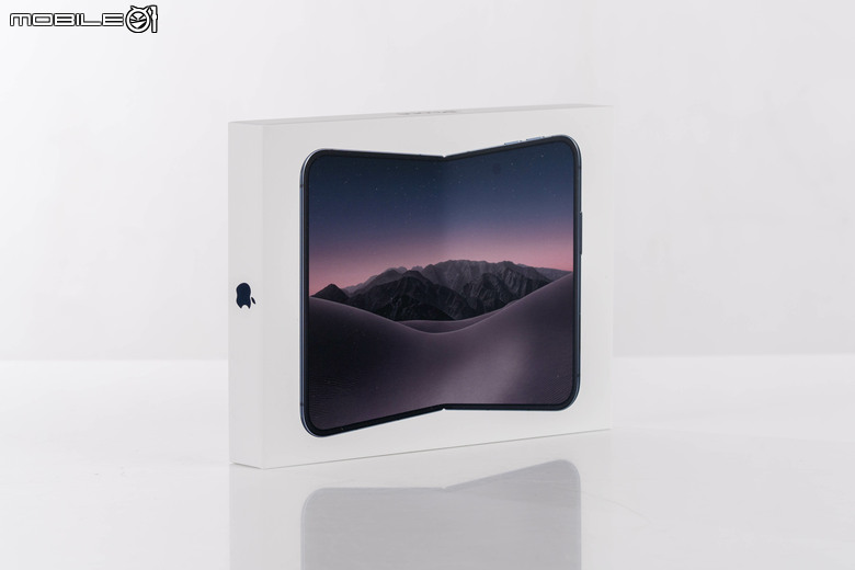 Apple iPhone Duo 24 小時開箱速測體驗 這會是摺疊機終極解答嗎？