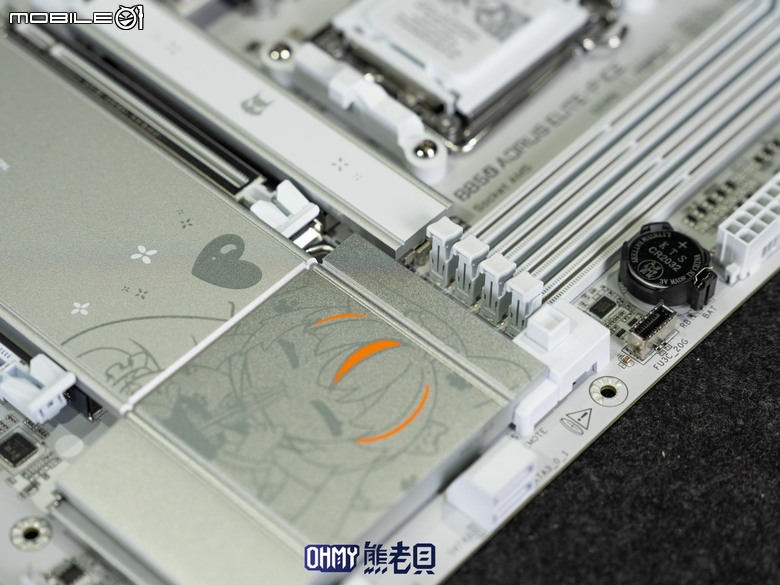 Q萌形象二次元雕妹 技嘉 B850 AORUS ELITE-P ICE主機板