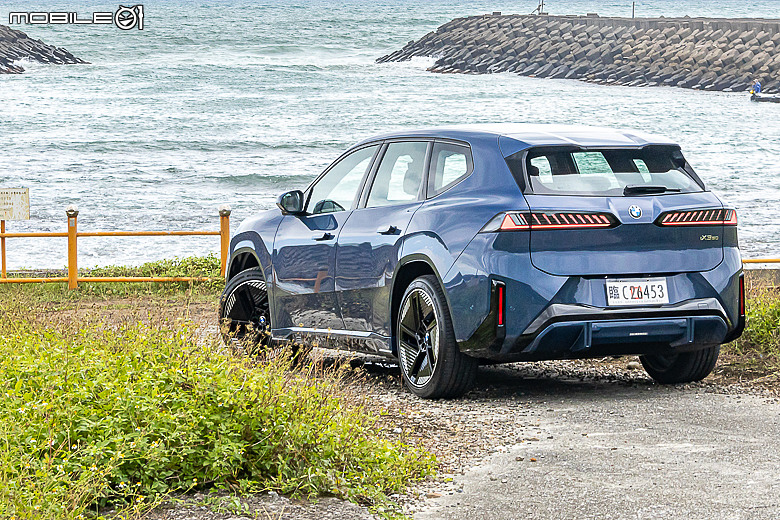 BMW iX3 50 xDrive M Sport 試駕|動態與科技大躍進,品牌新世代電車的關鍵起點!
