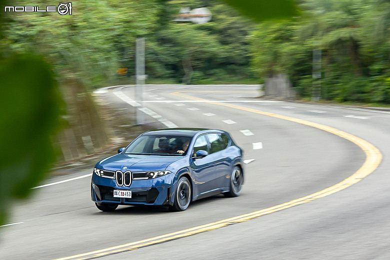 BMW iX3 50 xDrive M Sport 試駕|動態與科技大躍進,品牌新世代電車的關鍵起點!