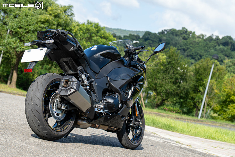 KAWASAKI NINJA 1100 SX 試駕｜承忍道滿熱血，馭長途見從容