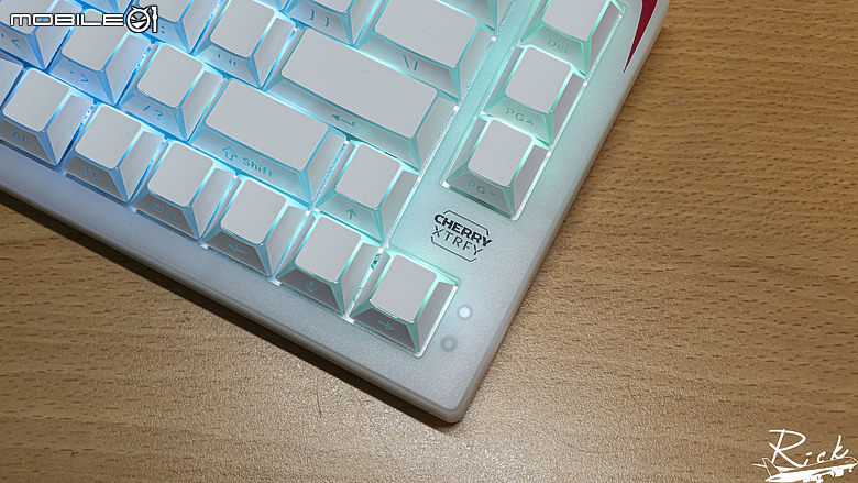 點我看大圖 【開箱】更加完美的櫻桃磁軸 | CHERRY XTRFY K5 PRO TMR V2 RGB WHITE