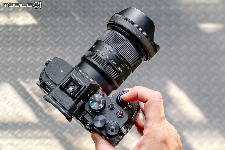 Sigma 20-60mm F2.8-4 DG Contemporary 評測報告 | 375g 超輕量、0.43x 近拍也能打！