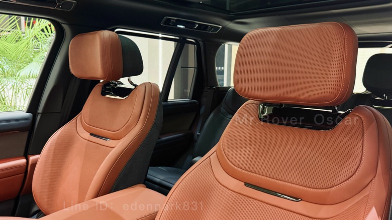 展間直接規劃頂級車款的區域Range Rover P615 SV SWB