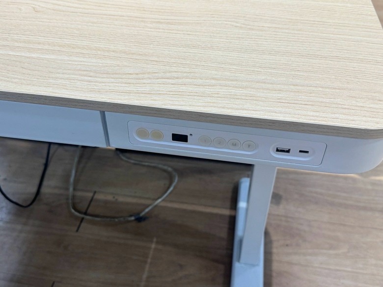 想要買電動升降桌 該怎麼選？