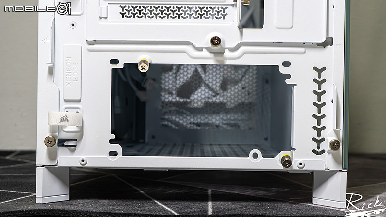 【開箱】擁有全塔能力的木紋機殼 | CORSAIR FRAME 5000D WOOD RS WHITE