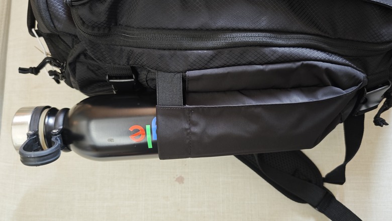 集合大容量/多收納/防盜防潑水等功能於一身的機能性包包 - BAGSMART 38L旅人防盜擴充後背包Pro開箱分享