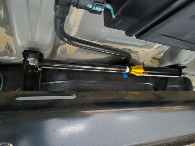 車身平衡制震桿安裝心得，分享給有需要的車友