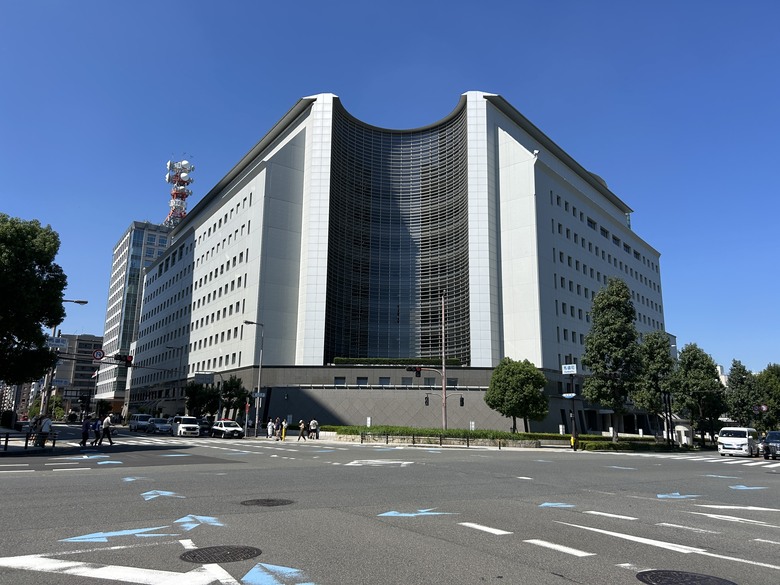 用 力 騎 到 大 阪 (大阪府廳、難波城跡、大阪城)