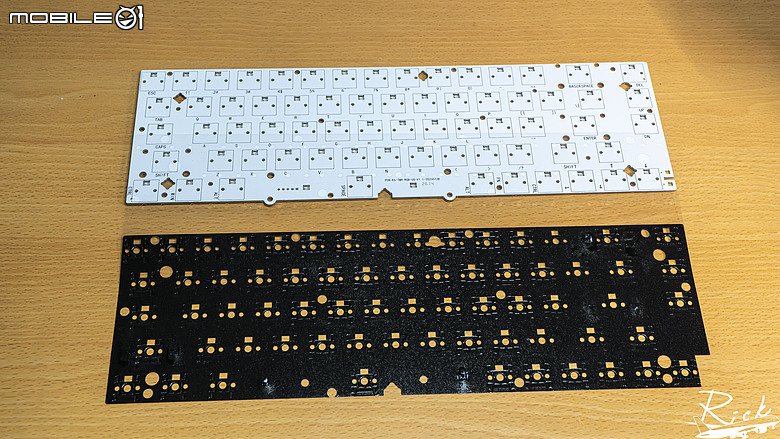 點我看大圖 【開箱】更加完美的櫻桃磁軸 | CHERRY XTRFY K5 PRO TMR V2 RGB WHITE