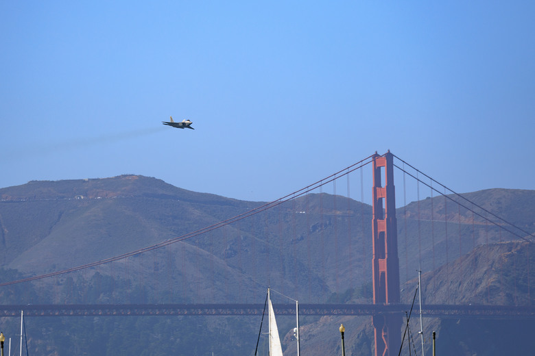 點我看大圖 SF Fleet Week 2026 Air Show (Canon EOS R6mk2 + EF100-400mm f/4.5-5.6 L2)
