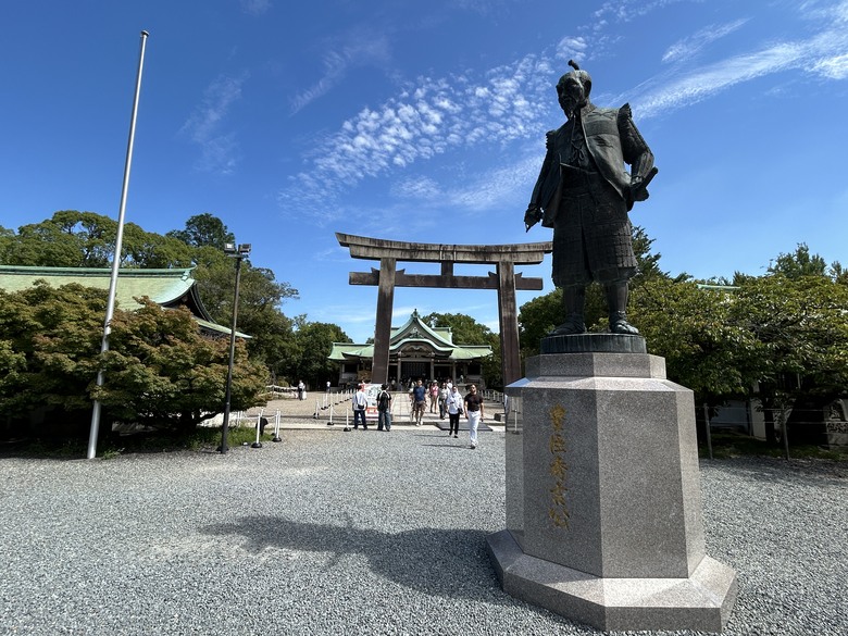 用 力 騎 到 大 阪 (大阪府廳、難波城跡、大阪城)