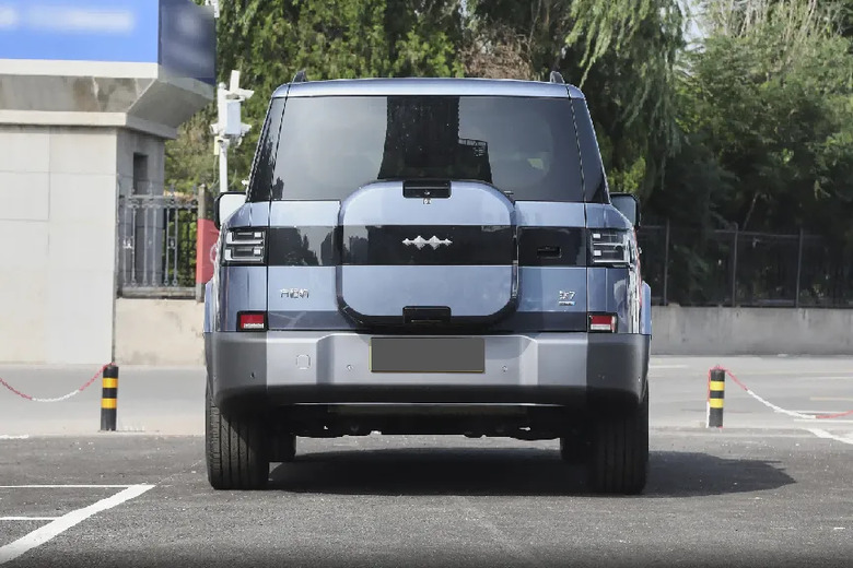 去年上市今年燒 是車廠太掉漆? 還是車主太北七? 比亞迪方程豹鈦7