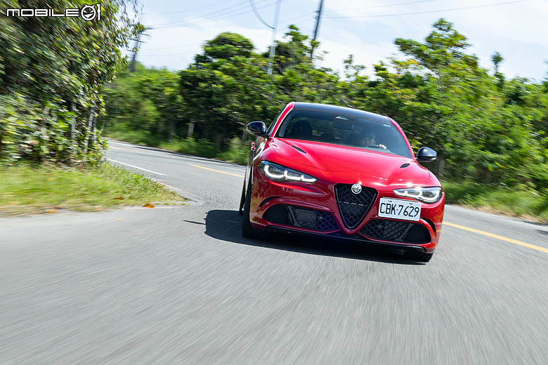 Alfa Romeo Giulia Quadrifoglio 試駕|享受駕馭樂趣就是這麼簡單!