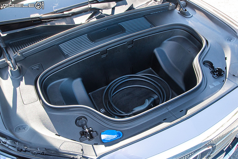 主力登場|Mercedes-Benz GLC 400 4MATIC Electric葡萄牙試駕,科技很搶眼,舒適性更有越級實力!