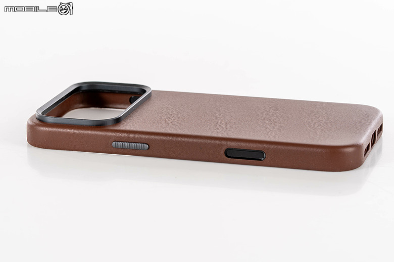 Nomad iPhone 18 Pro 保護殼全系列開箱 經典皮革質感賦予溫潤觸感選擇