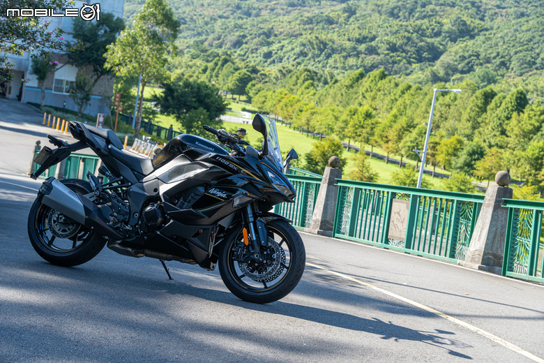 KAWASAKI NINJA 1100 SX 試駕｜承忍道滿熱血，馭長途見從容