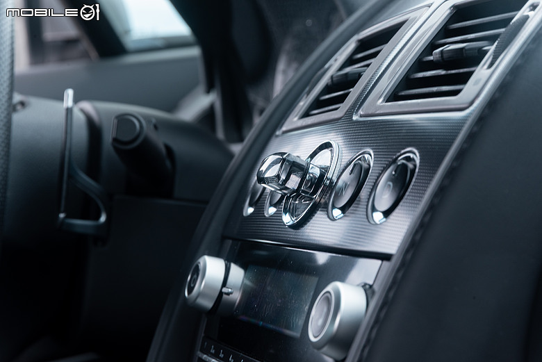 Aston Martin Vantage S 試駕｜身手更俐落，與2010 Vantage重逢純粹駕趣！