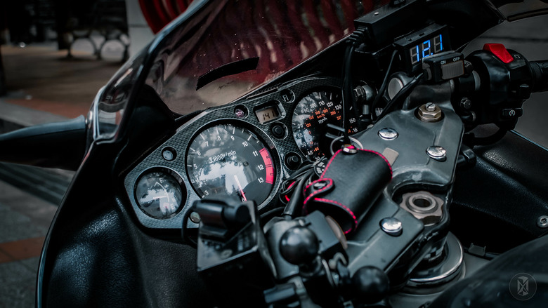 Suzuki Hayabusa（GSX1300R）初代隼開箱｜20多年前的地表最速「還值得買嗎？」｜MIRAGE檔案