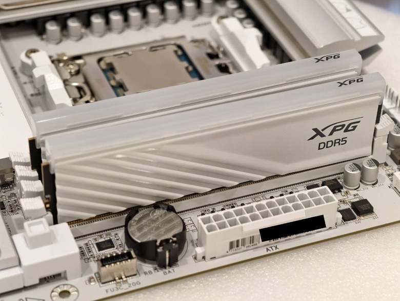 動漫風格貓娘主機板 B850 AORUS ELITE-P ICE ，見識不一樣的雕妹