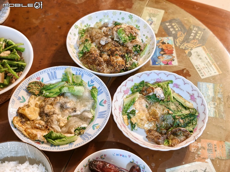 蚵仔煎試作，因為颱風天的菜市場，海鮮大抛售
