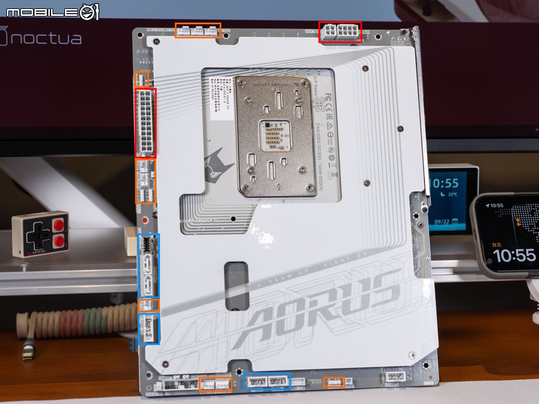 遲來的背插主機板體驗!技嘉 X870 AORUS STEALTH ICE