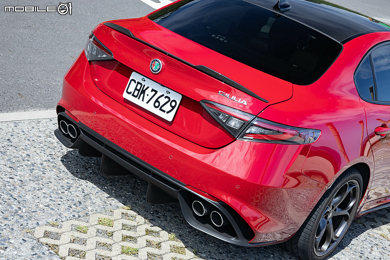 Alfa Romeo Giulia Quadrifoglio 試駕|享受駕馭樂趣就是這麼簡單!