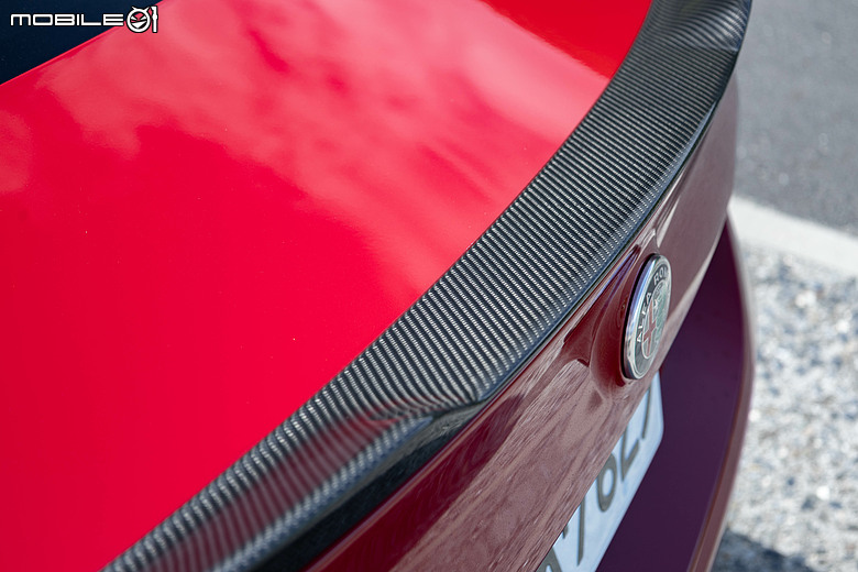 Alfa Romeo Giulia Quadrifoglio 試駕|享受駕馭樂趣就是這麼簡單!