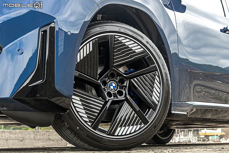 BMW iX3 50 xDrive M Sport 試駕|動態與科技大躍進,品牌新世代電車的關鍵起點!