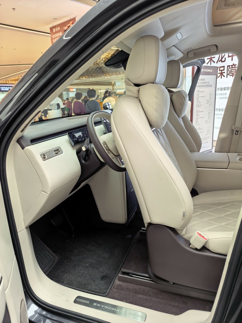 百貨公司賞車, 小米SUV 露營車