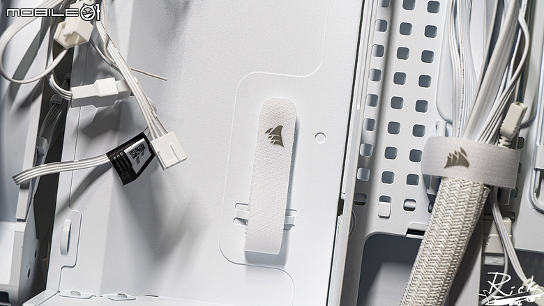 【開箱】擁有全塔能力的木紋機殼 | CORSAIR FRAME 5000D WOOD RS WHITE